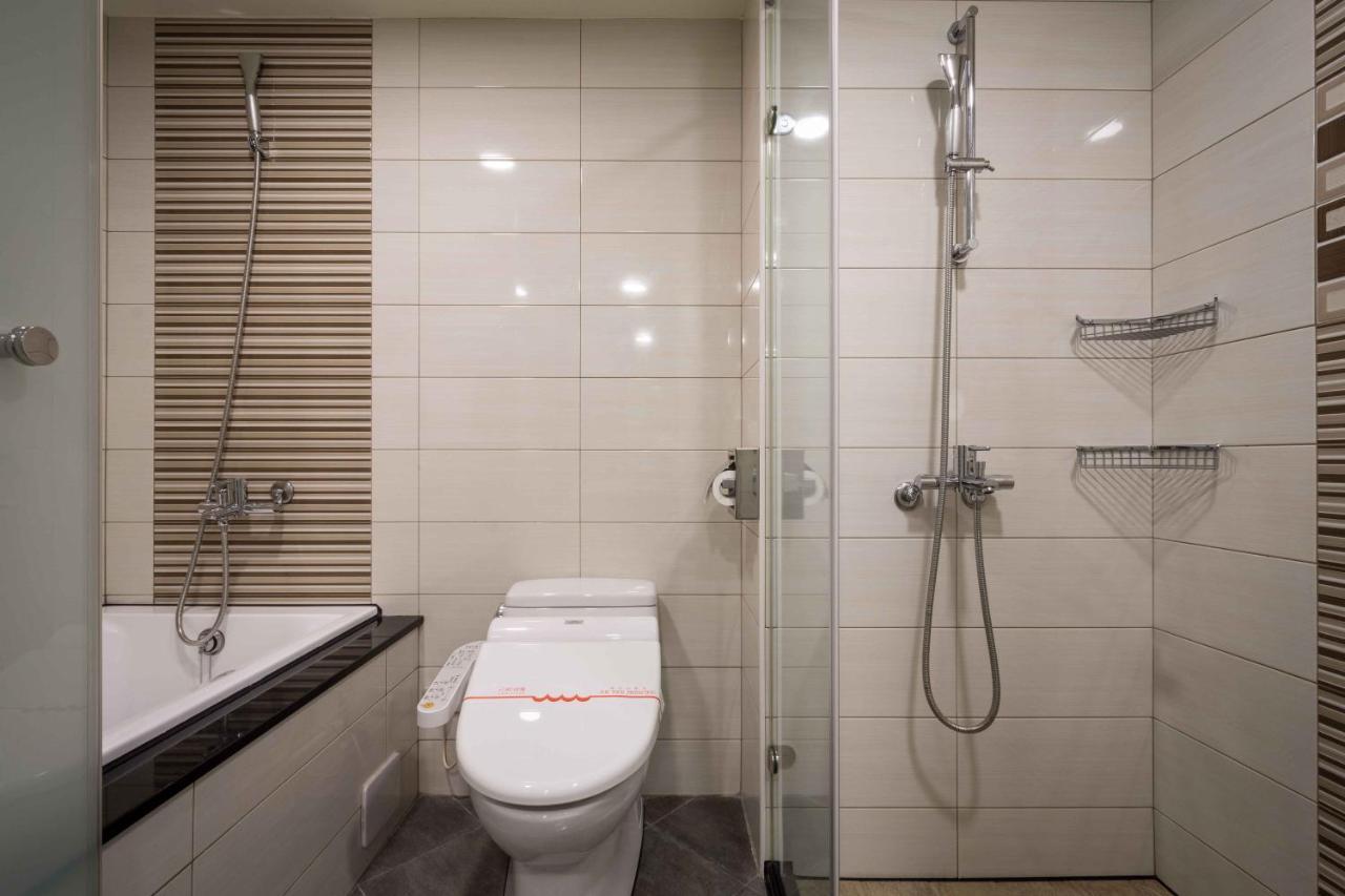 Sun Hotel Каосюн Екстериор снимка
