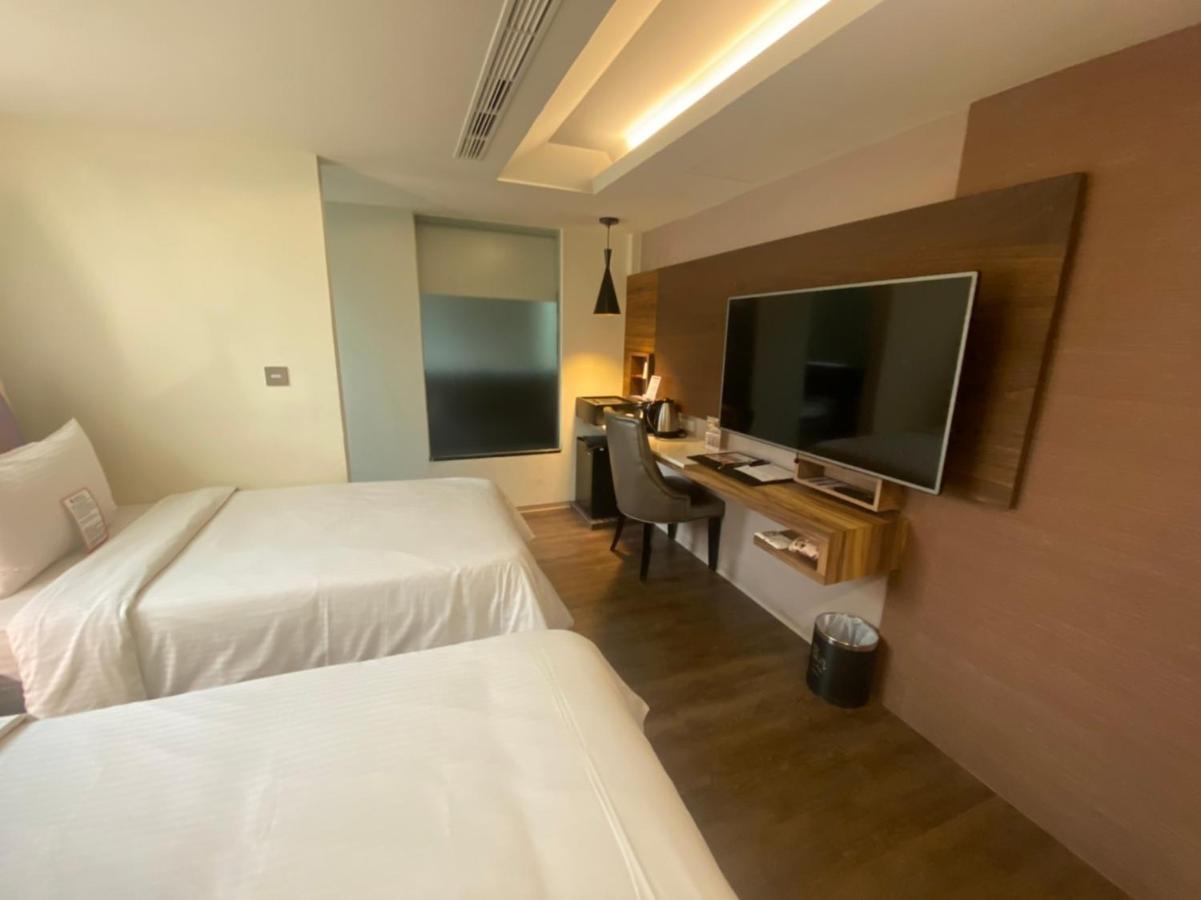 Sun Hotel Каосюн Екстериор снимка