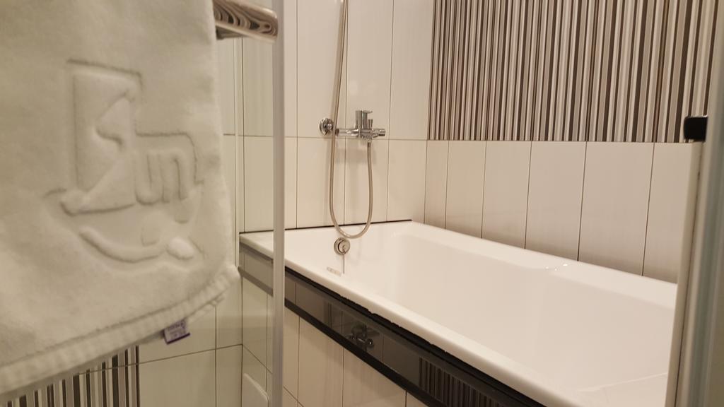Sun Hotel Каосюн Екстериор снимка