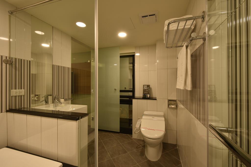 Sun Hotel Каосюн Екстериор снимка
