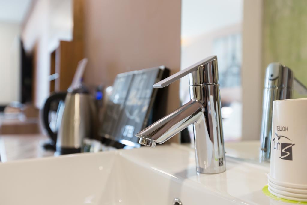 Sun Hotel Каосюн Екстериор снимка
