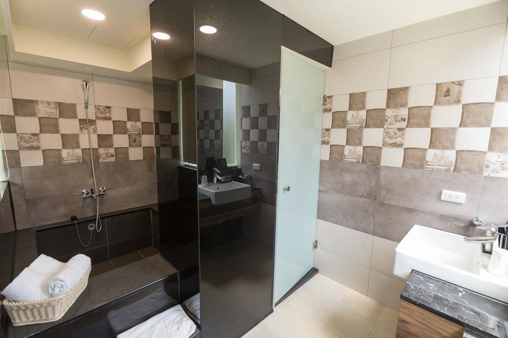 Sun Hotel Каосюн Екстериор снимка