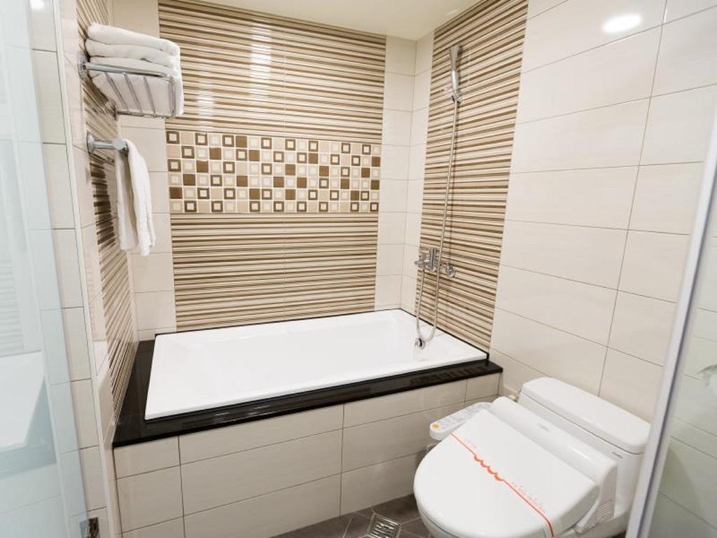 Sun Hotel Каосюн Екстериор снимка