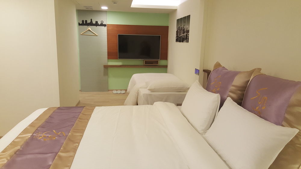 Sun Hotel Каосюн Екстериор снимка